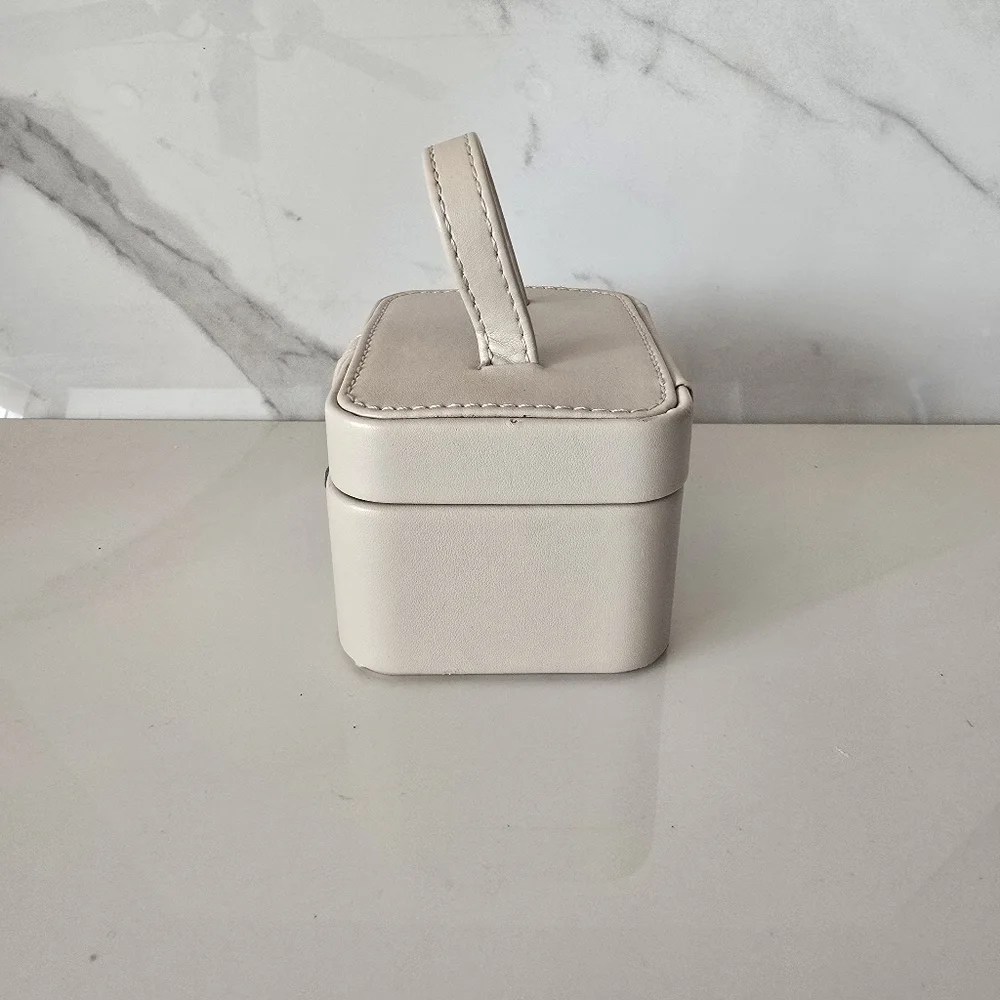 Tuscan Designs | Cream Jewelry Travel Case